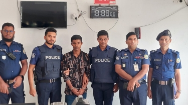 ভোলায় রিক্সা চালককে কুপিয়ে হত্যার ঘটনায় আটক -১।