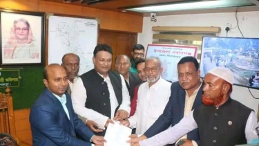 দিনাজপুর-৬ আসনে  এমপি শিবলী সাদিকের মনোনয়নপত্র দাখিল