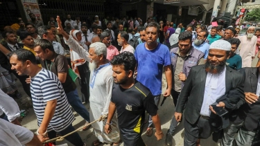 <small>দেশব্যাপী সাঁড়াশি অভিযান</small> ৫৫০ মামলা ৬ হাজারের বেশি গ্রেপ্তার