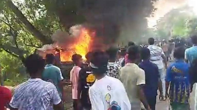 গোপালগঞ্জে সেনা টহল দলের ওপর হামলায় অফিসারসহ আহত ৯