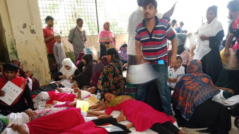 ভোলায় ভ্যাকসিন নিয়ে হাসপাতালে অর্ধশতাধিক শিক্ষার্থী
