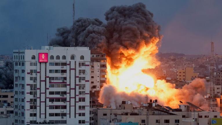 গাজায় ইসরাইলের হামলা চলছেই, দেইর আল বালাহ অঞ্চলে নিহত ২২
