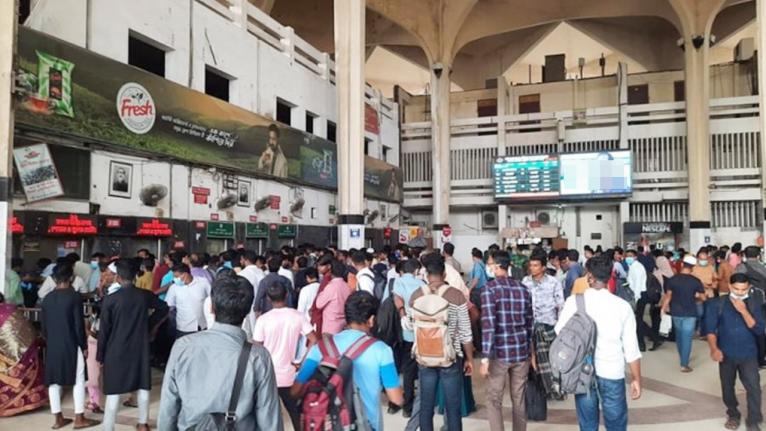 স্টেশনের মনিটরে অশ্লীল দৃশ্য: জড়িতদের শনাক্তে আদালতের নির্দেশ