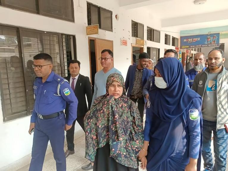 স্বামীকে হত্যার ১৪ বছর পর স্ত্রী ও কথিত প্রেমিকের আমৃত্যু কারাদণ্ড