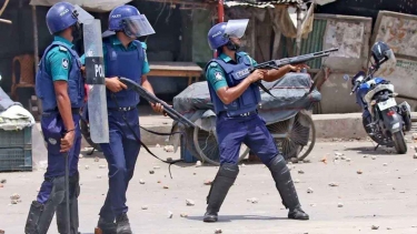 শেখ হাসিনার নির্দেশেই নির্বিচারে গুলি