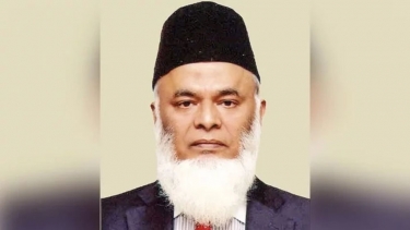 দেয়ালে পিঠ ঠেকে গেছে নাসার নজরুলের