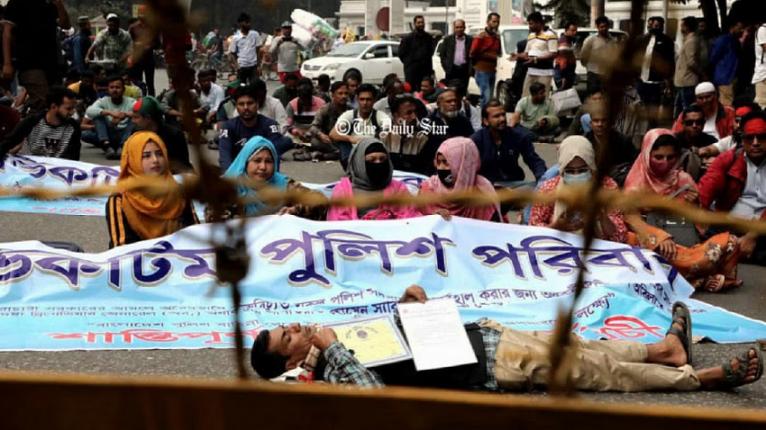 চাকরি ফিরে পাবেন ট্রাইব্যুনালে জয়ী ‘চাকরিচ্যুত’ পুলিশ সদস্যরা