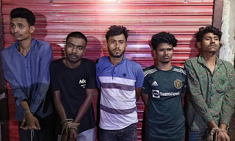 যৌথ বাহিনীর সঙ্গে ‘গোলাগুলি’, পাঁচজন রিমান্ডে