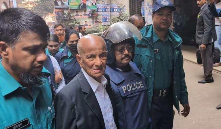 হাতকড়া কি মুক্তিযোদ্ধার অলঙ্কার, শুনানিতে কামাল মজুমদার