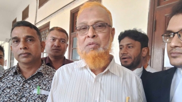 কাঁদলেন আবরার ফাহাদের বাবা