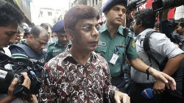 <small>কল্যাণপুরে জঙ্গি অভিযানে ৯ যুবক হত্যা</small> সাবেক আইজিপি শহীদুলসহ ৩ জনকে গ্রেফতার দেখালেন ট্রাইব্যুনাল