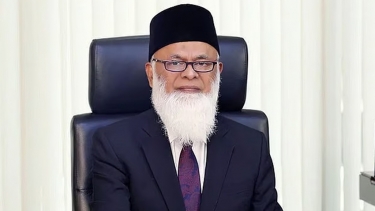 নাসা নজরুলের ৩৯৫ কোটি টাকার শেয়ার অবরুদ্ধ, বাড়ি-প্লট জব্দ