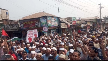 লালমোহনে ফিলিস্তিনের মুসলমানদের উপর ইসরাইলের বর্বর হামলার প্রতিবাদে বিক্ষোভ মিছিল ও সমাবেশ