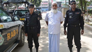 <small>জ্ঞাত আয়বহির্ভূত সম্পদ অর্জন</small> স্বাস্থ্যের সেই গাড়িচালক মালেকের পাঁচ, স্ত্রীর তিন বছরের কারাদণ্ড