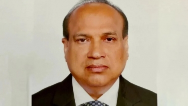 জনপ্রশাসনের সাবেক সচিবের ছেলের ৫৪ কোটি টাকার শেয়ার অবরুদ্ধ