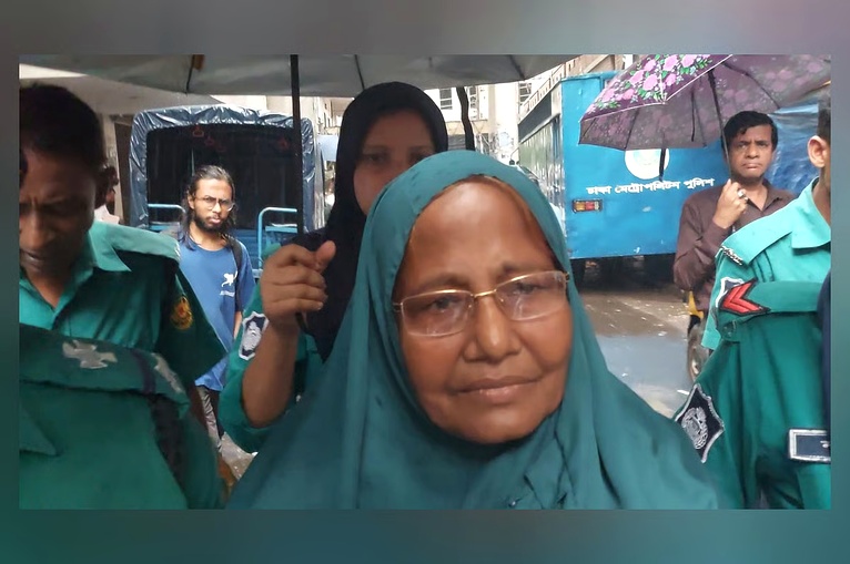 হত্যাচেষ্টা মামলায় জবির সাবেক অধ্যাপক আনোয়ারা কারাগারে