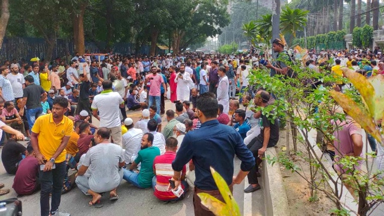 নগর জুড়ে দাবি আদায়ের মিছিল: এই দুর্ভোগের শেষ কোথায়?