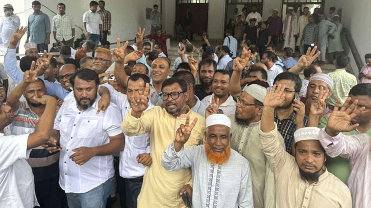 জাতীয় বিশ্ববিদ্যালয়ের চাকরিচ্যুত ৯৮৮ জনের চাকরি ফেরত দেওয়ার নির্দেশ