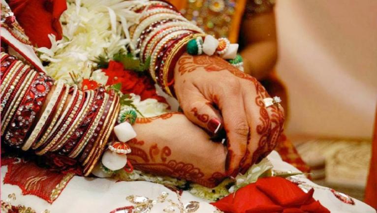 ডিভোর্সের পরও সন্তানের টানে আদালতে আবার বিয়ে