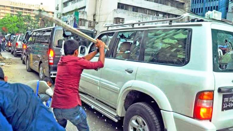 জামিন পাননি খালেদা জিয়ার গাড়ি বহরে হামলা মামলার আসামি