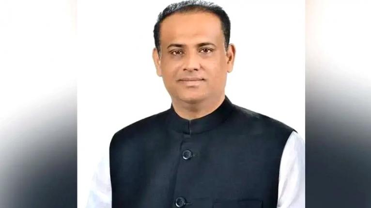 সাবেক ভূমিমন্ত্রীর তিন সন্তানের দেশত্যাগে নিষেধাজ্ঞা