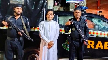 সাবেক মন্ত্রী ফরহাদসহ ১৫ জনের দেশত্যাগে নিষেধাজ্ঞা