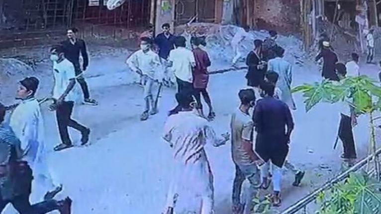 পল্লবীতে ৫ কোটি টাকা চাঁদা না দেয়ায় ব্যবসা প্রতিষ্ঠানে হামলা, গুলিবিদ্ধ ১