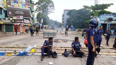 গোপালগঞ্জে কারফিউর সময় বাড়লো