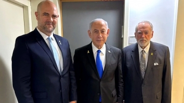 বিচার চলাকালে নেতানিয়াহুকে সমর্থন জানাতে আদালতে হাজির মার্কিন দূত