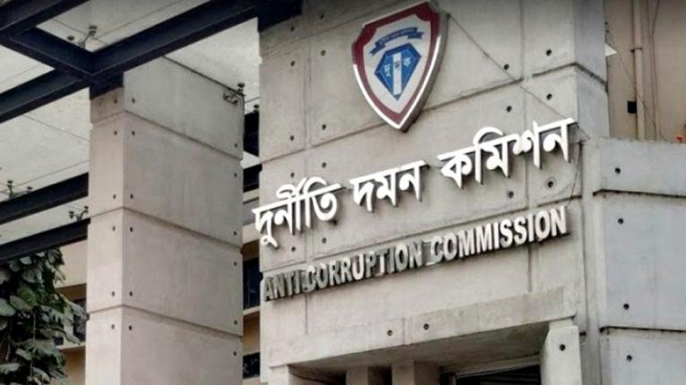 নৌ-পরিবহনের সাবেক চিফ ইঞ্জিনিয়ার নাজমুল ও তার স্ত্রীর বিরুদ্ধে চার্জশিট