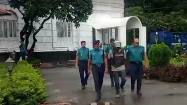 তিন মামলায় ১৭ আসামি ট্রাইব্যুনালে হাজির