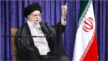 নতুন যে কোনো হামলার জবাব দিতে প্রস্তুত ইরান: খামেনি