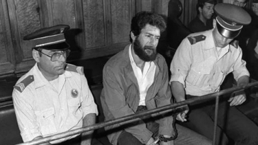 ফ্রান্সে ৪০ বছর কারাভোগের পর এক ফিলিস্তিনপন্থী যোদ্ধাকে মুক্তির নির্দেশ