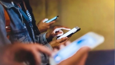 জাপানের এক শহরে দিনে ২ ঘণ্টা মোবাইল ব্যবহারের প্রস্তাব