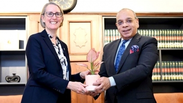 প্রধান বিচারপতির সঙ্গে ব্রিটিশ হাইকমিশনার সারাহ কুকের সাক্ষাৎ