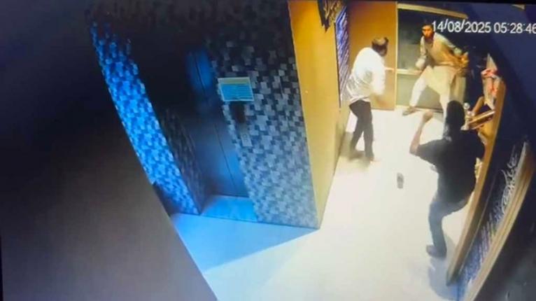 বনানীর ‘সিসা বারে’ যুবক হত্যা মামলায় দুইজন রিমান্ডে