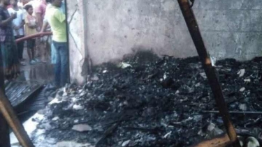 লালমোহনে ভয়াবহ অগ্নিকান্ড : ৫ দোকান পুড়ে ছাই