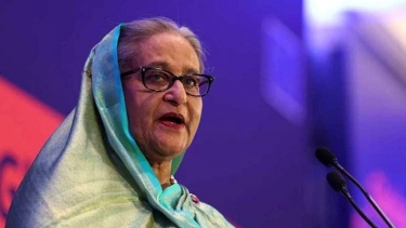 শেখ হাসিনা পদত্যাগ করেননি, দাবি তার আইনজীবীর