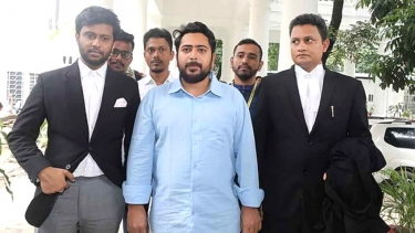 শেখ হাসিনার বিরুদ্ধে সাক্ষ্য দিতে দ্বিতীয় দিনের মতো ট্রাইব্যুনালে নাহিদ ইসলাম