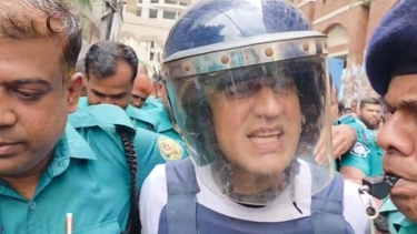 ‘ভালো থাকুক বাংলাদেশ’ - আদালতে ব্যারিস্টার সুমন