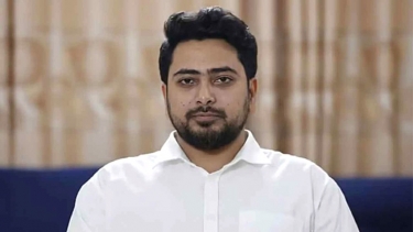 শেখ হাসিনার বিরুদ্ধে সাক্ষ্য দিতে ট্রাইব্যুনালে নাহিদ ইসলাম