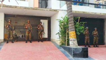 হাজী সেলিমের বাড়িতে যৌথবাহিনীর অভিযান, ৬ গাড়ি জব্দ