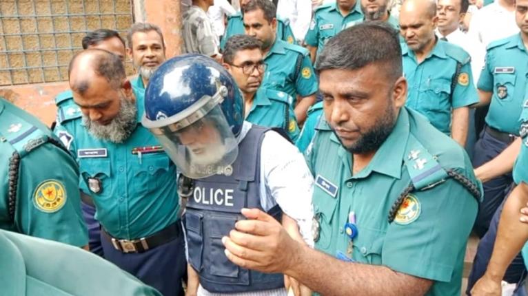 আমি কোটি টাকার মালিক নই, সব টাকা দুদক নিয়ে যেতে পারে: সাবেক প্রধান বিচারপতি