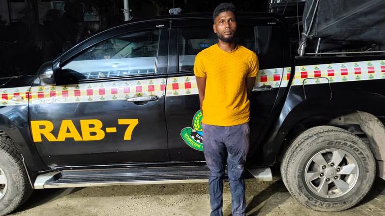 পুলিশকে কামড়ে আদালত থেকে পালানো সেই আসামি গ্রেপ্তার