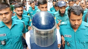 সেই মার্কিন নাগরিকের ‘সহযোগী’ সাংবাদিক রিমান্ডে