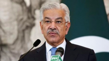 তালেবান সরকারকে কঠোর হুঁশিয়ারি পাক প্রতিরক্ষামন্ত্রীর