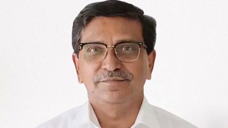 হানিফসহ ৪ জনকে আদালতে হাজির হতে পত্রিকায় বিজ্ঞপ্তির নির্দেশ