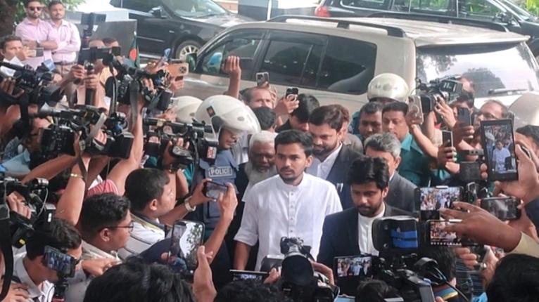 চানখারপুল হত্যাযজ্ঞ: সাক্ষ্য দিতে ট্রাইব্যুনালে উপদেষ্টা আসিফ মাহমুদ