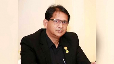 শিক্ষার্থীদের অর্থ আত্মসাৎ: আদালতে বিএসবির লায়ন বাশারকে জুতাপেটা