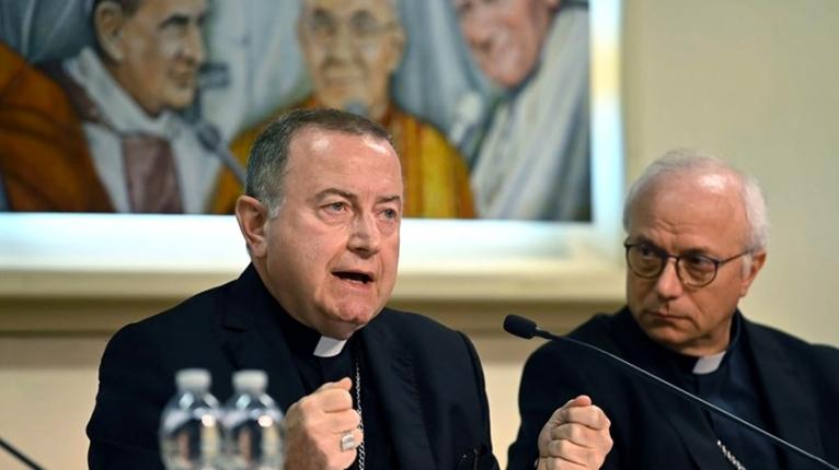 ইতালিতে ধর্মযাজকদের যৌন নিপীড়নের শিকার সাড়ে চার হাজার ভুক্তভোগী